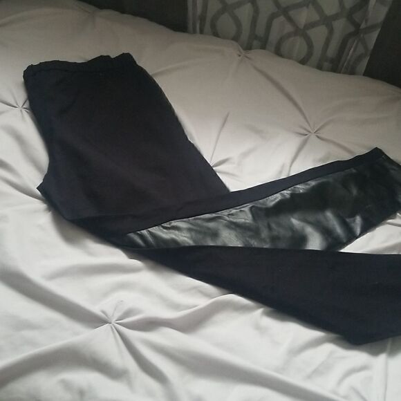 Trouve faux leather leggings Large - Picture 12 of 17